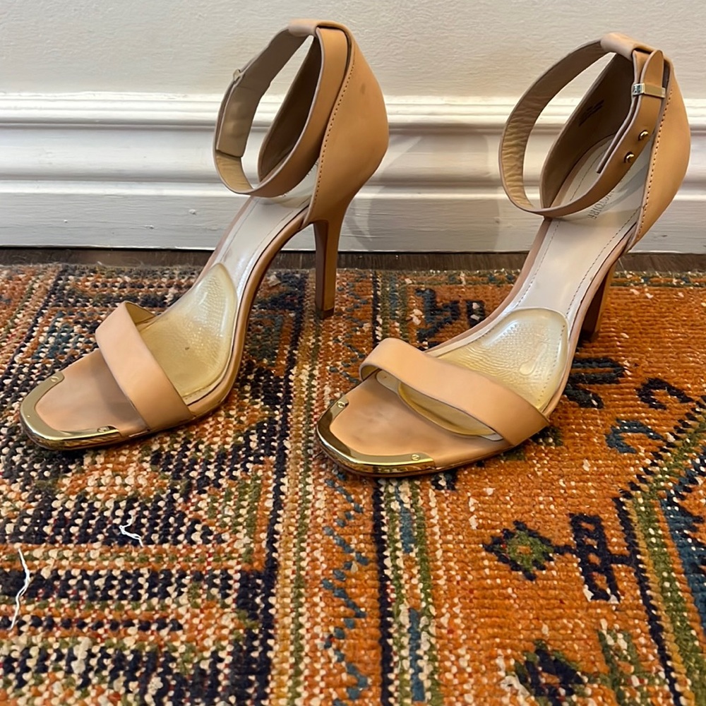Pour la Victoire high heels with ankle strap